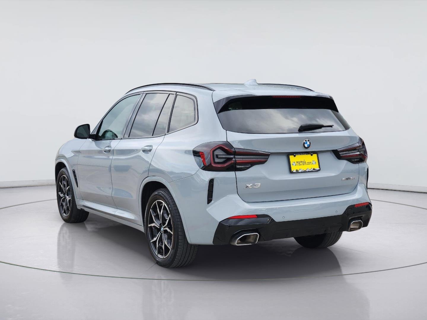 Used 2022 Brooklyn Grey Metallic BMW sDrive30i image 7