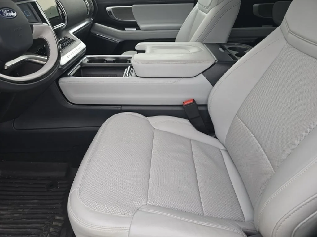 2025 Ford Expedition Platinum - Photo 9