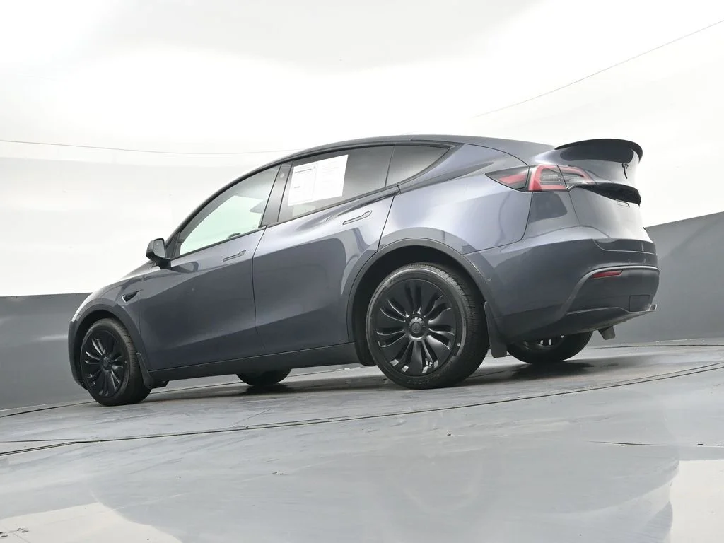 Used 2022  Tesla Long Range image 42