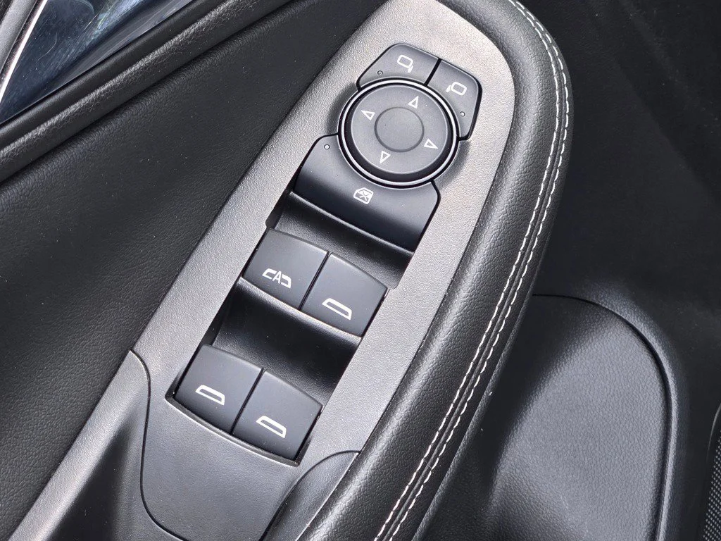 Used 2025 Ebony Twilight Metallic Buick Preferred image 20