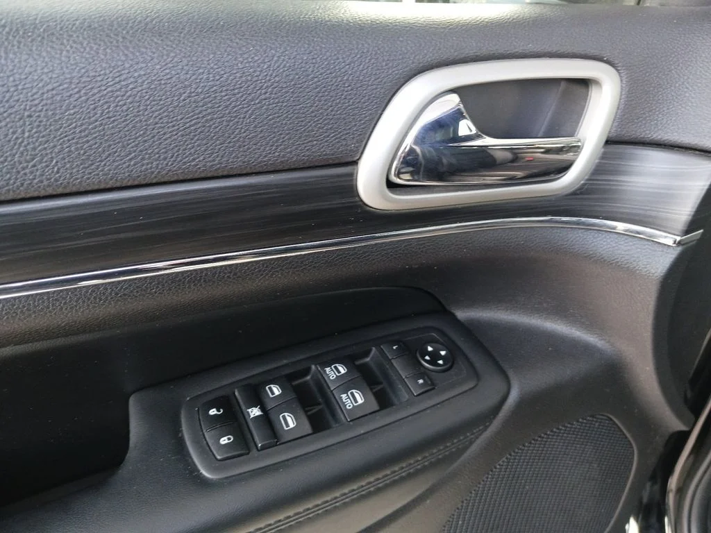 Used 2021 Black Jeep Limited image 31