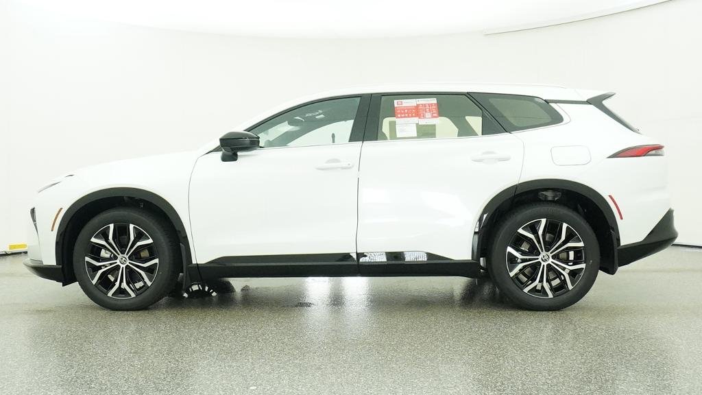 New 2026 Oxygen White Toyota XLE image 32