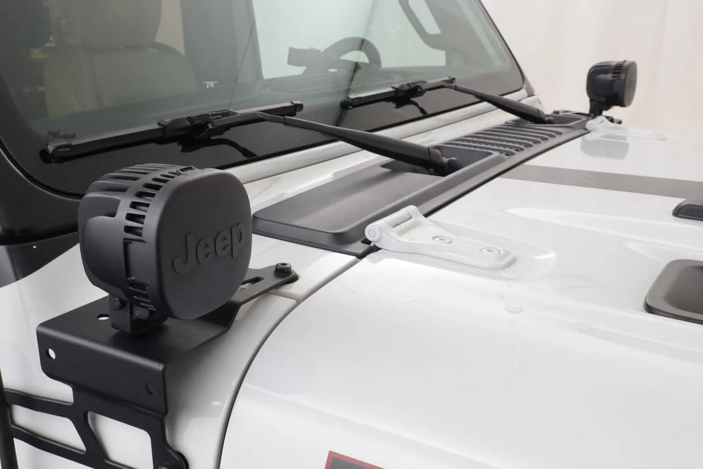 Used 2018 Bright White Clearcoat Jeep Rubicon image 23