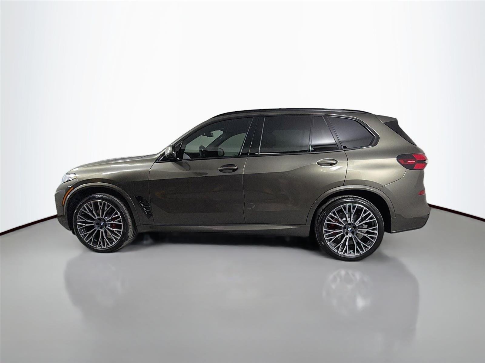New 2026 Manhattan Green Metallic BMW xDrive40i image 8