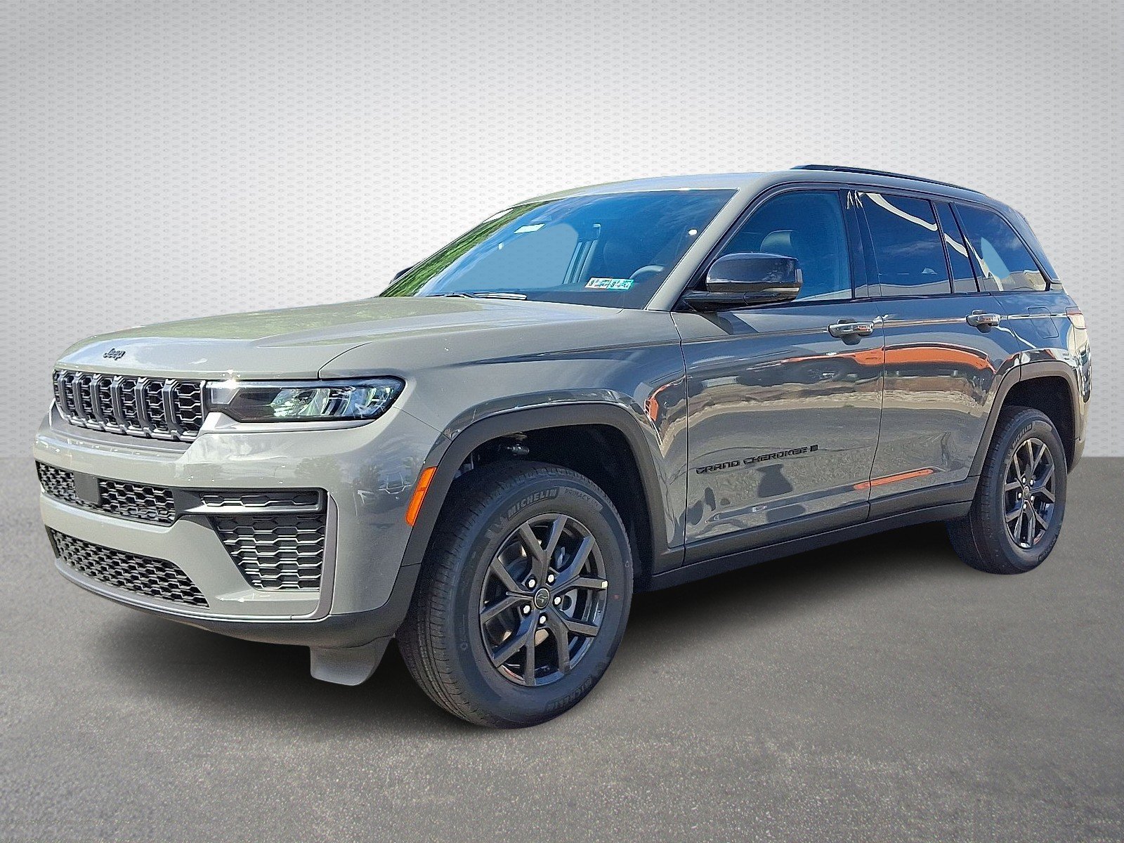 New 2027 Sting-Gray Clear-Coat Paint Jeep Laredo Altitude 4x4 image 2