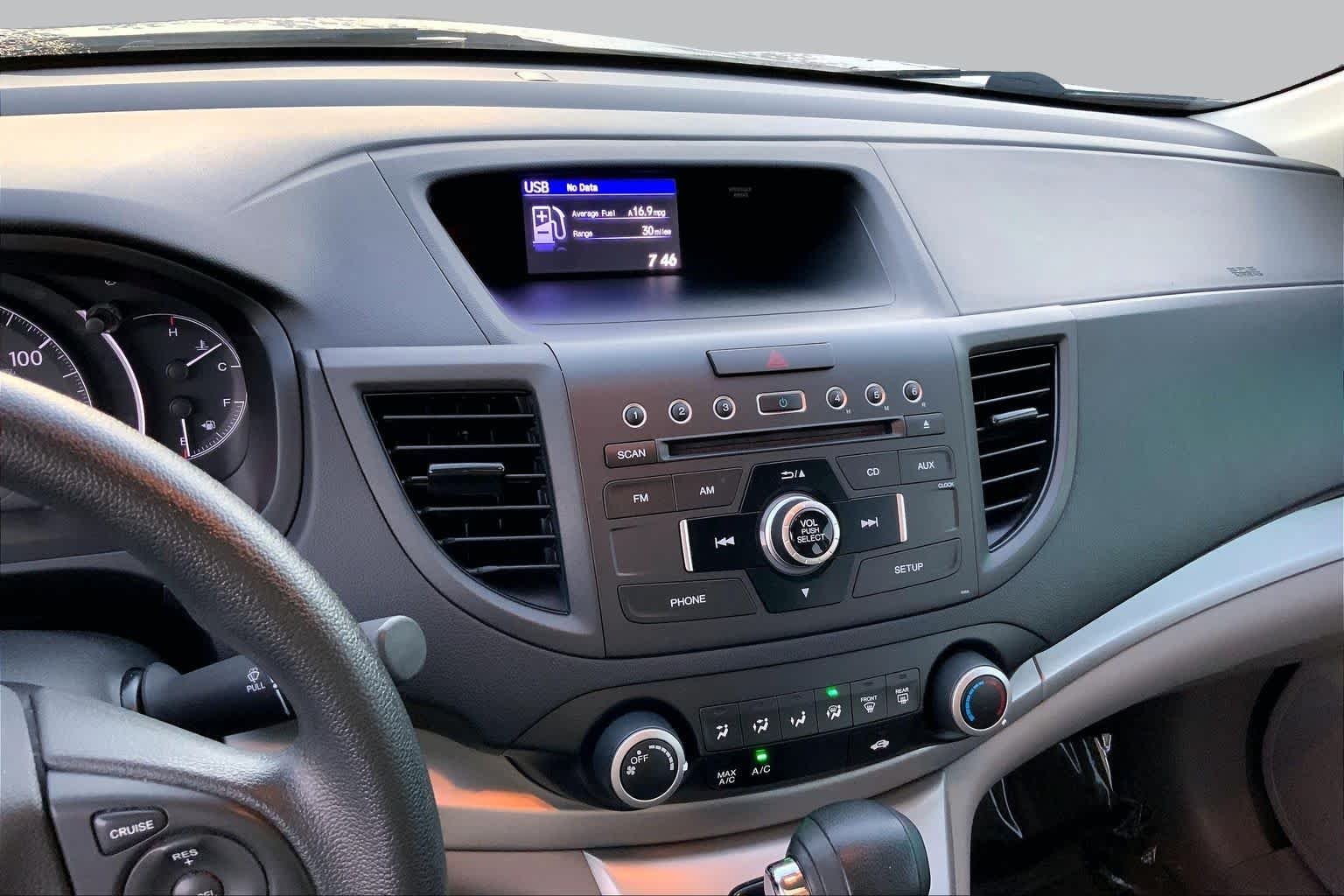 Used 2014 Alabaster Silver Metallic Honda LX image 6