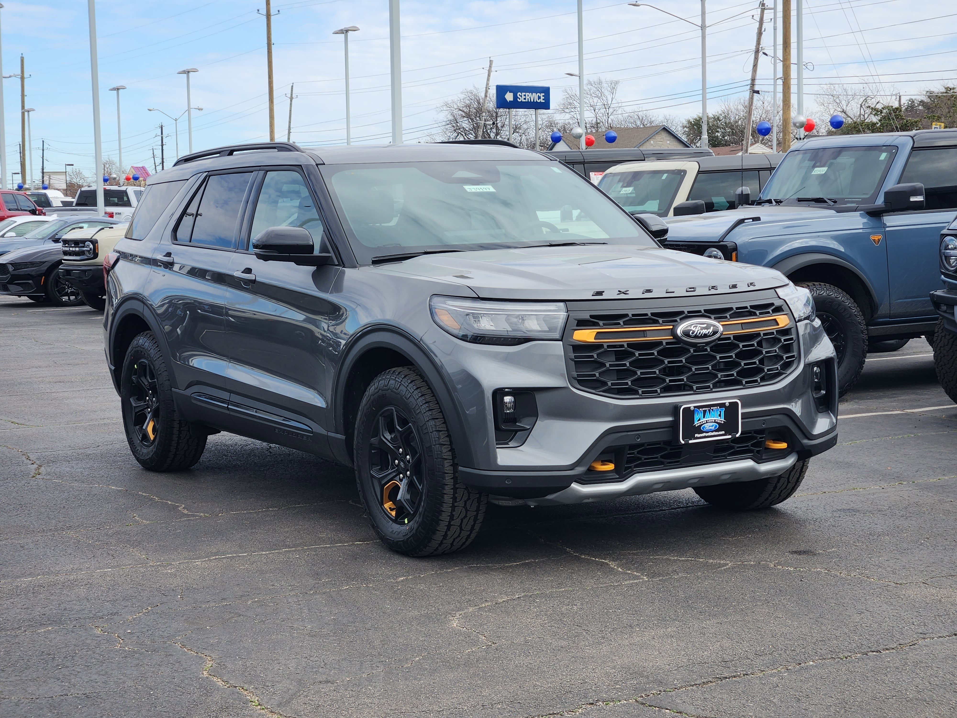 New 2026 Carbonized Gray Metallic Ford Tremor image 2