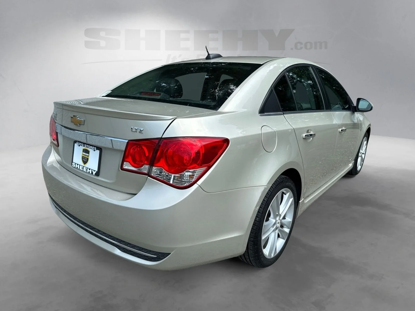 Used 2016 Champagne Silver Chevrolet LTZ image 13