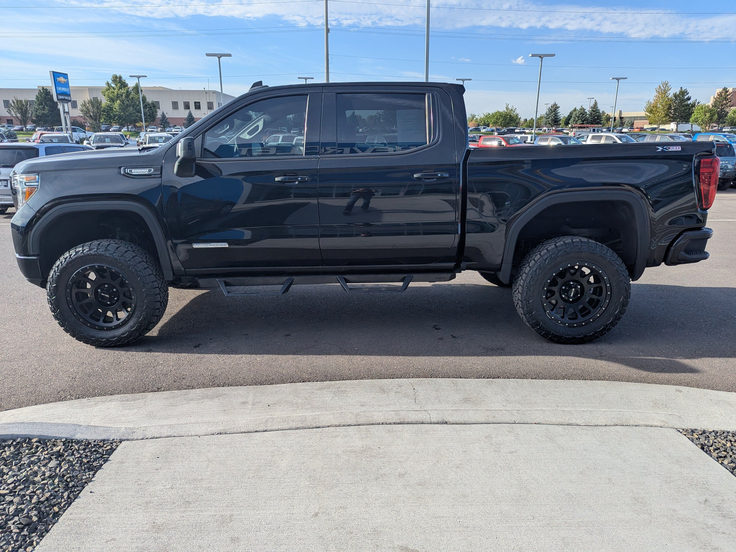 Used 2020 ONYX BLACK GMC Elevation image 9