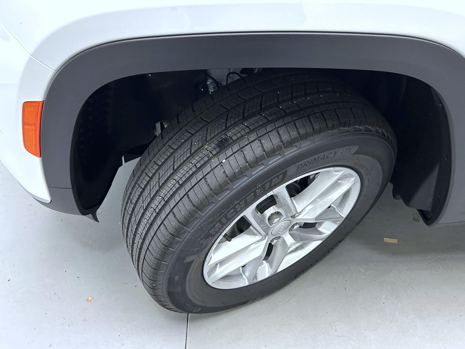 New 2026 Bright White Clearcoat Jeep Laredo image 24