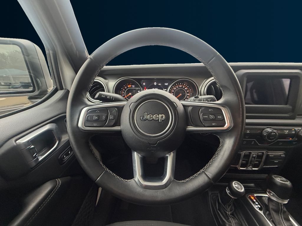 Used 2019 White Jeep Unlimited Sahara image 13