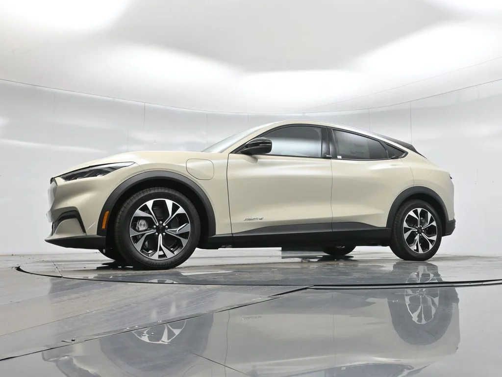 New 2026 Desert Sand Ford Select image 49
