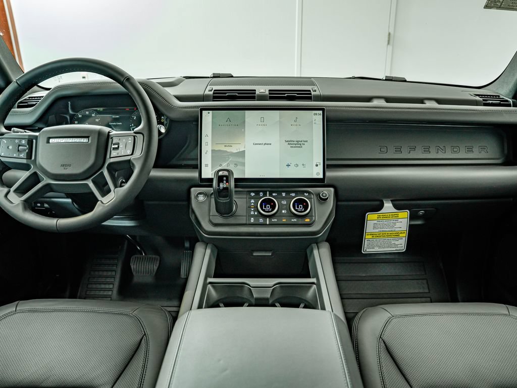 New 2026 Santorini Black Land Rover X-Dynamic SE image 30