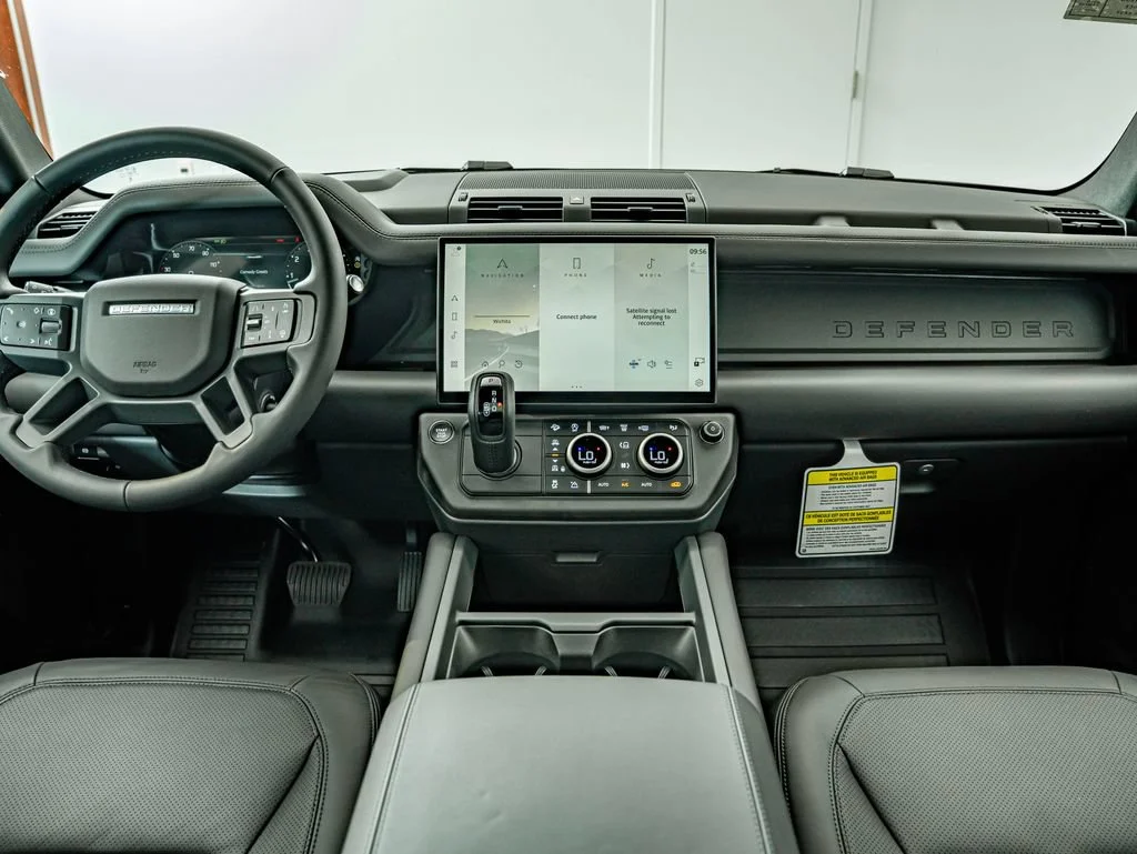 New 2026 Santorini Black Land Rover X-Dynamic SE image 30