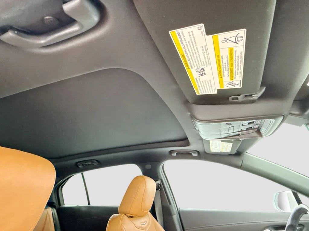 Used 2019 White Cadillac Premium Luxury image 17