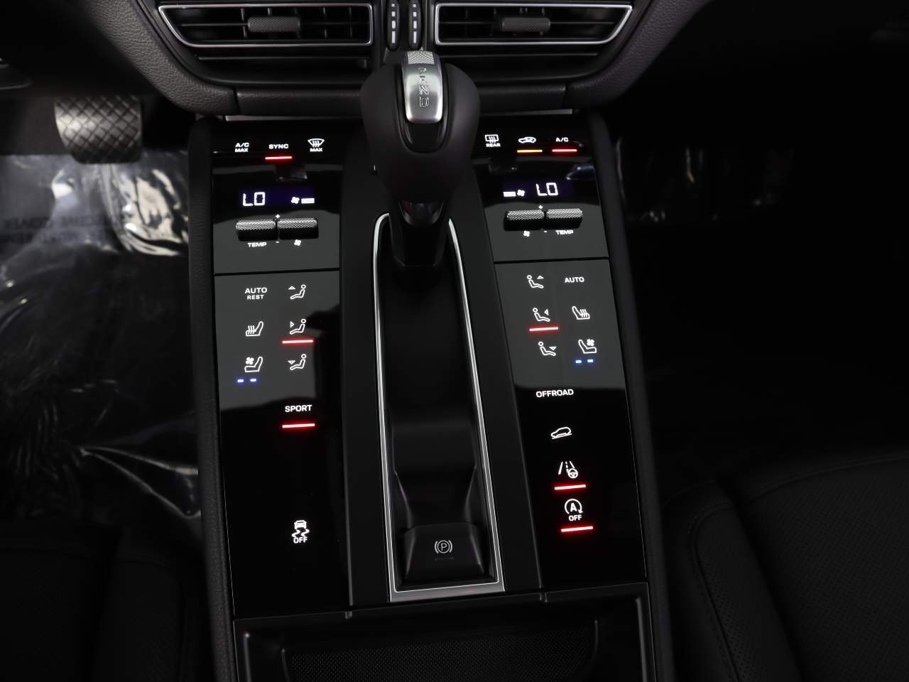 2026 Porsche Macan - Photo 14