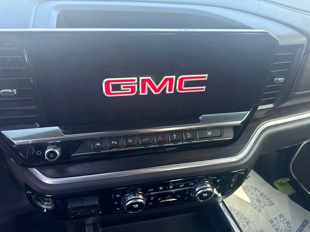 Used 2022 Silver GMC SLT image 10