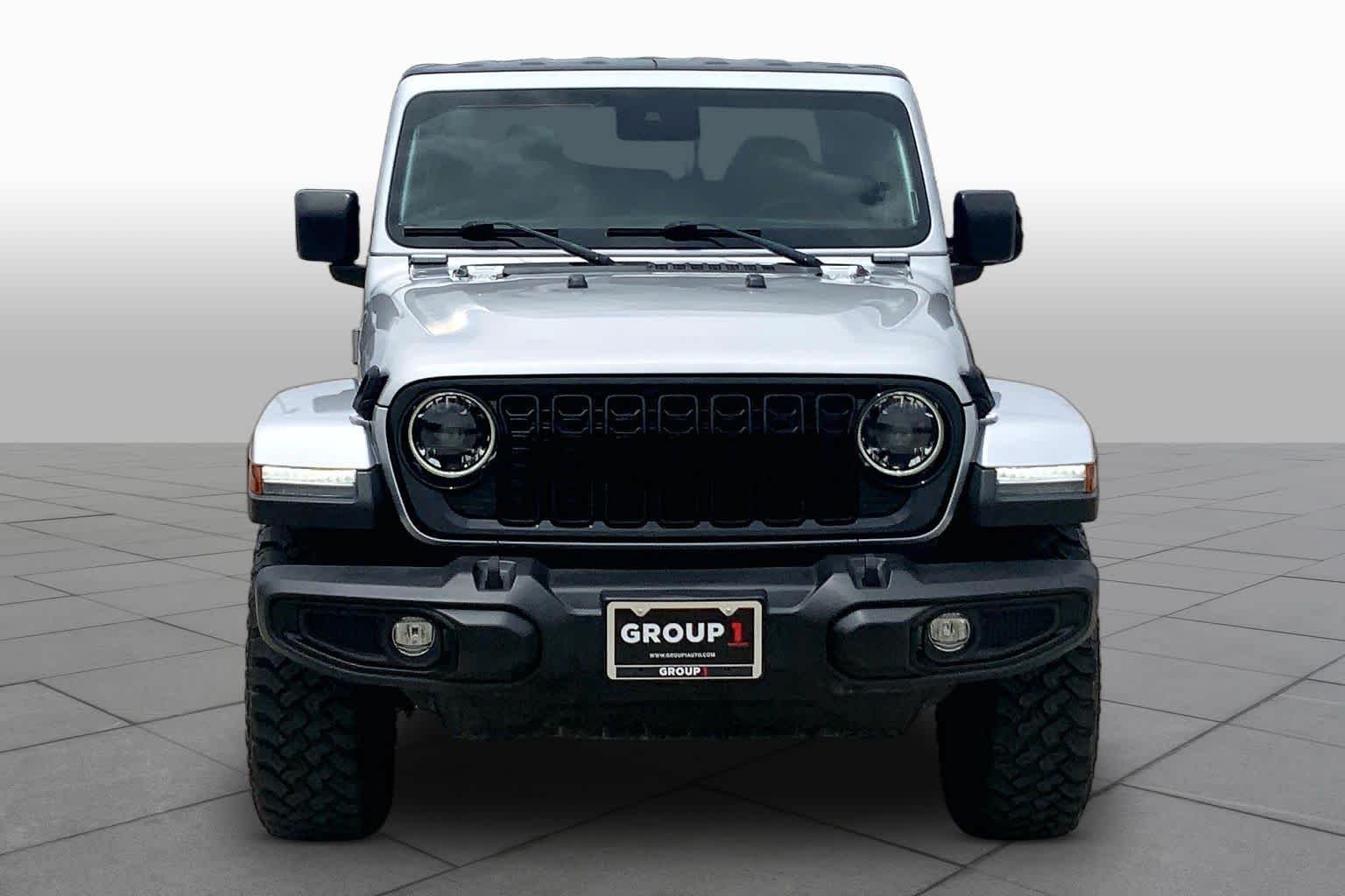 Used 2024 Silver Zynith Clearcoat Jeep Willys image 7