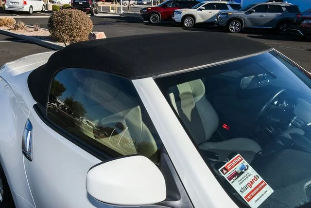 Used 2014 White Nissan Touring image 18