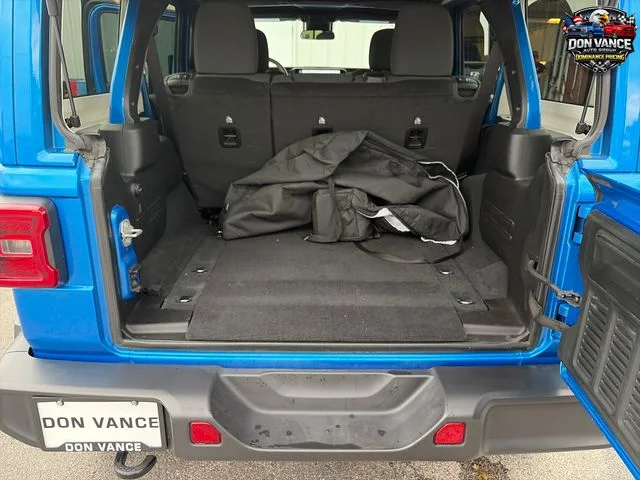 Used 2024 Blue Jeep Sahara image 21