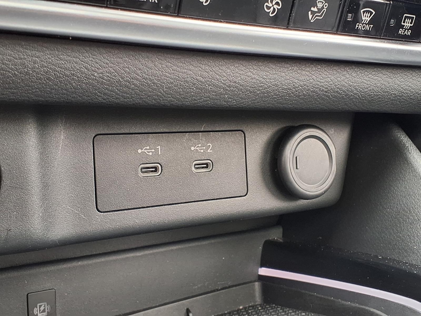 2024 Nissan Rogue SL Silver at Robbins Nissan