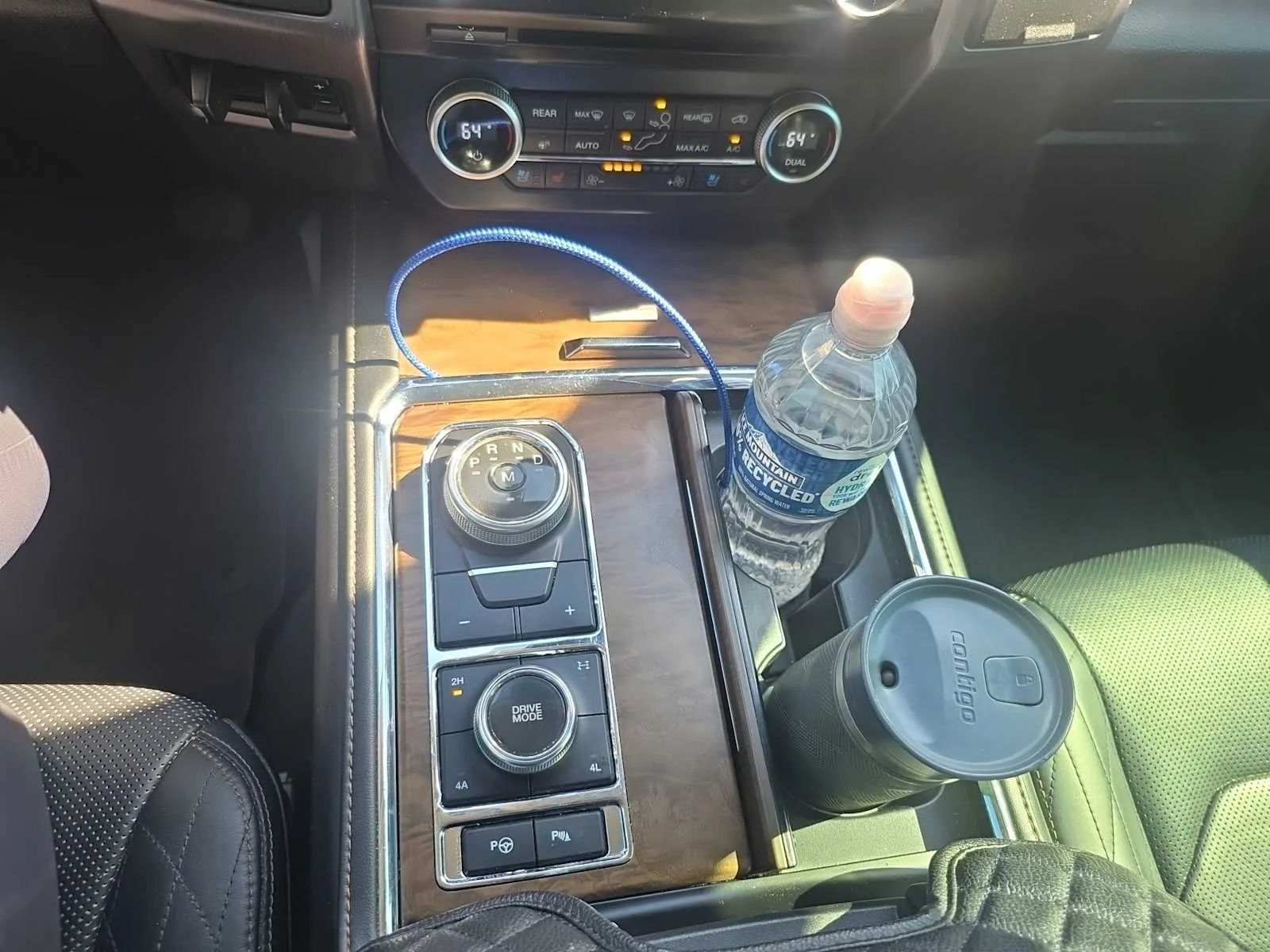 Used 2018 White Platinum Metallic Tri-Coat Ford Platinum image 15