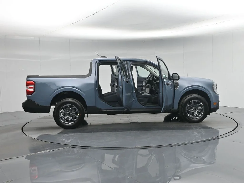 New 2026 Gray Ford XLT image 3