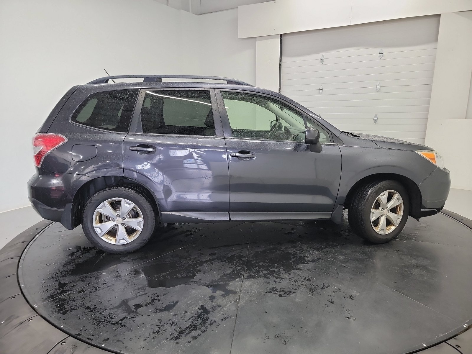 Used 2015 Dark Gray Metallic Subaru 2.5i Premium image 9
