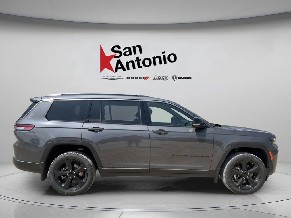 New 2026 Baltic Gray Metallic Clear-Coat Exterior Paint Jeep Limited image 17