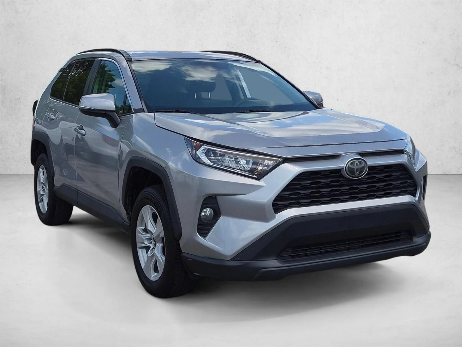 Used 2019 Silver Sky Metallic Toyota XLE image 3