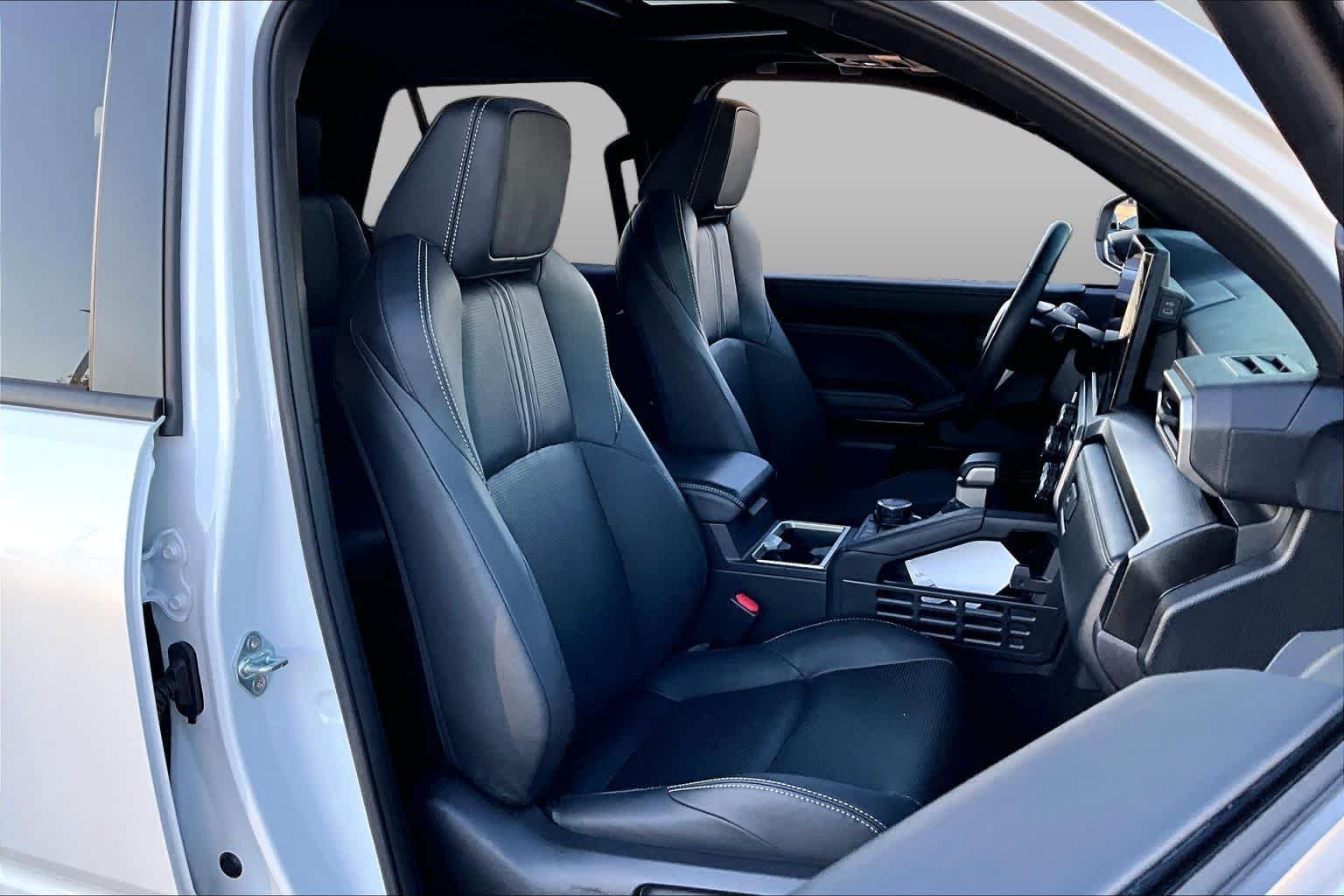 Used 2026 Wind Chill Pearl Toyota Limited image 9