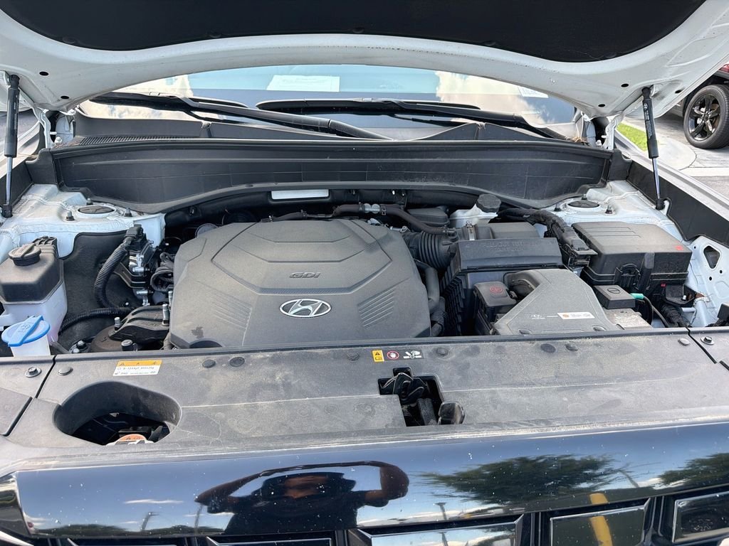 Used 2025 White Hyundai SEL image 34