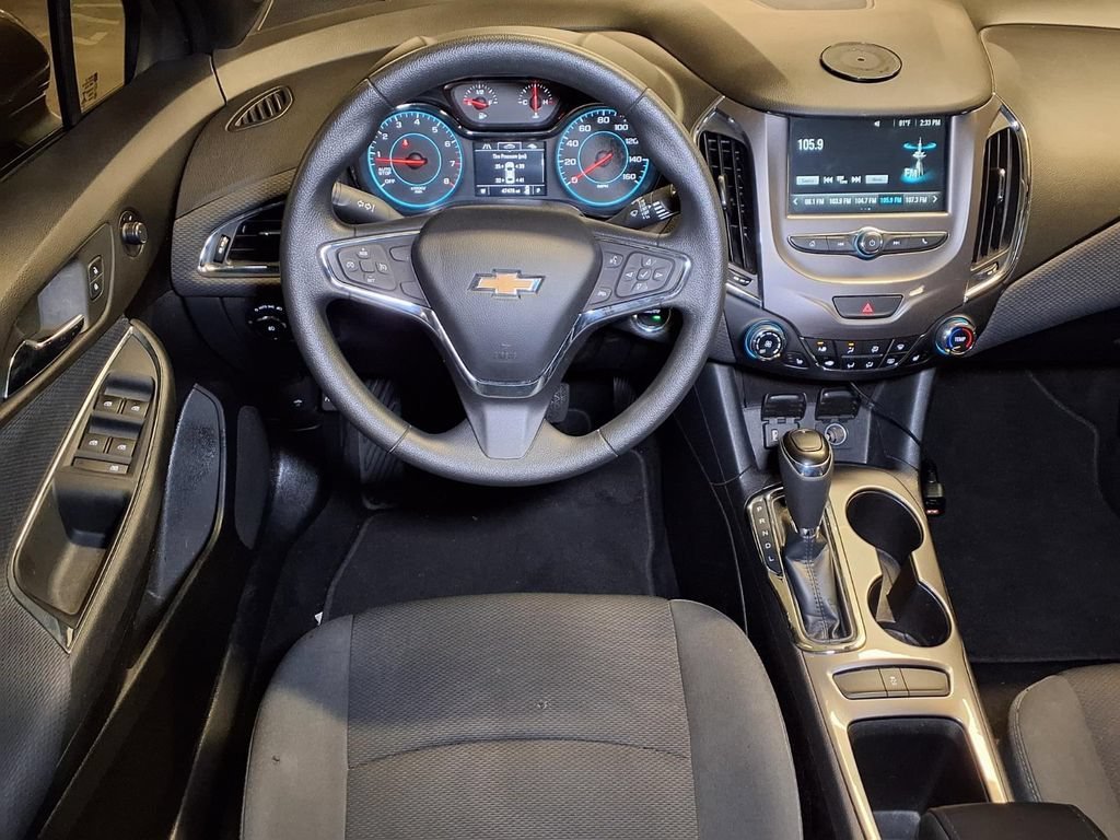 Used 2017 GRAPHITE METALLIC Chevrolet LT image 15