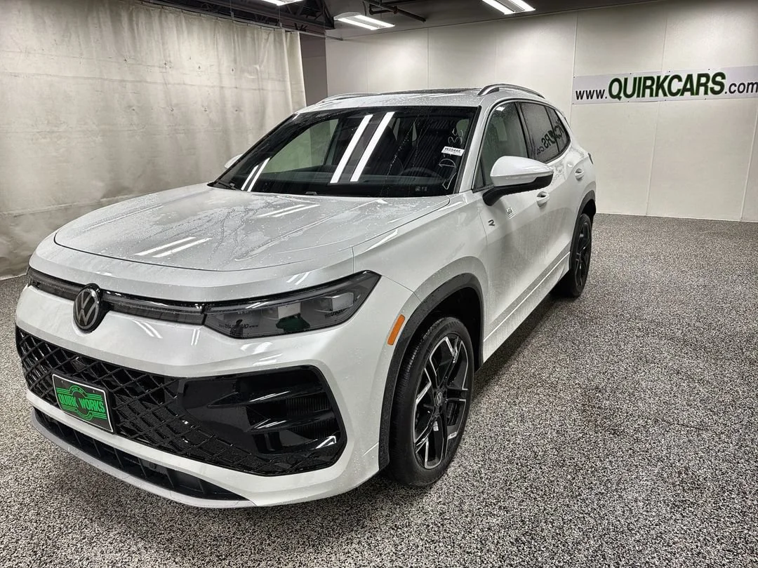 New 2026 Opal White Pearl Volkswagen SEL R-Line Turbo image 2