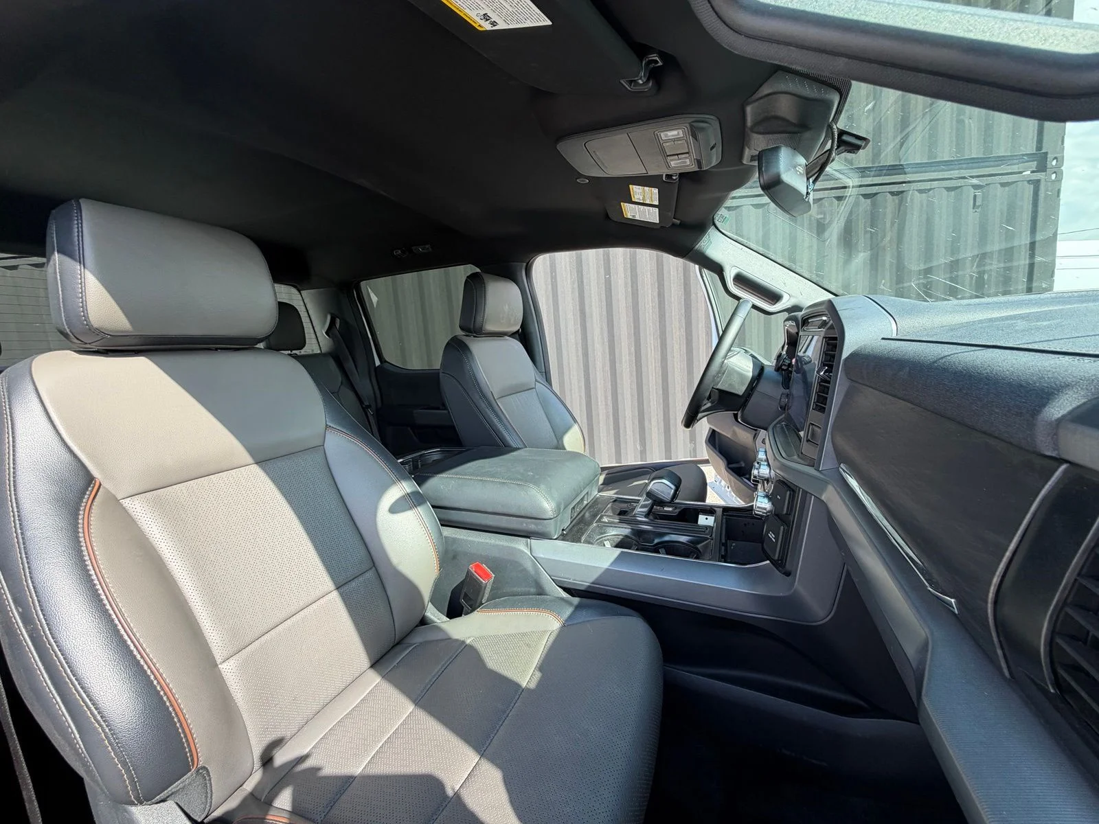 Used 2025 White Ford Lariat image 16