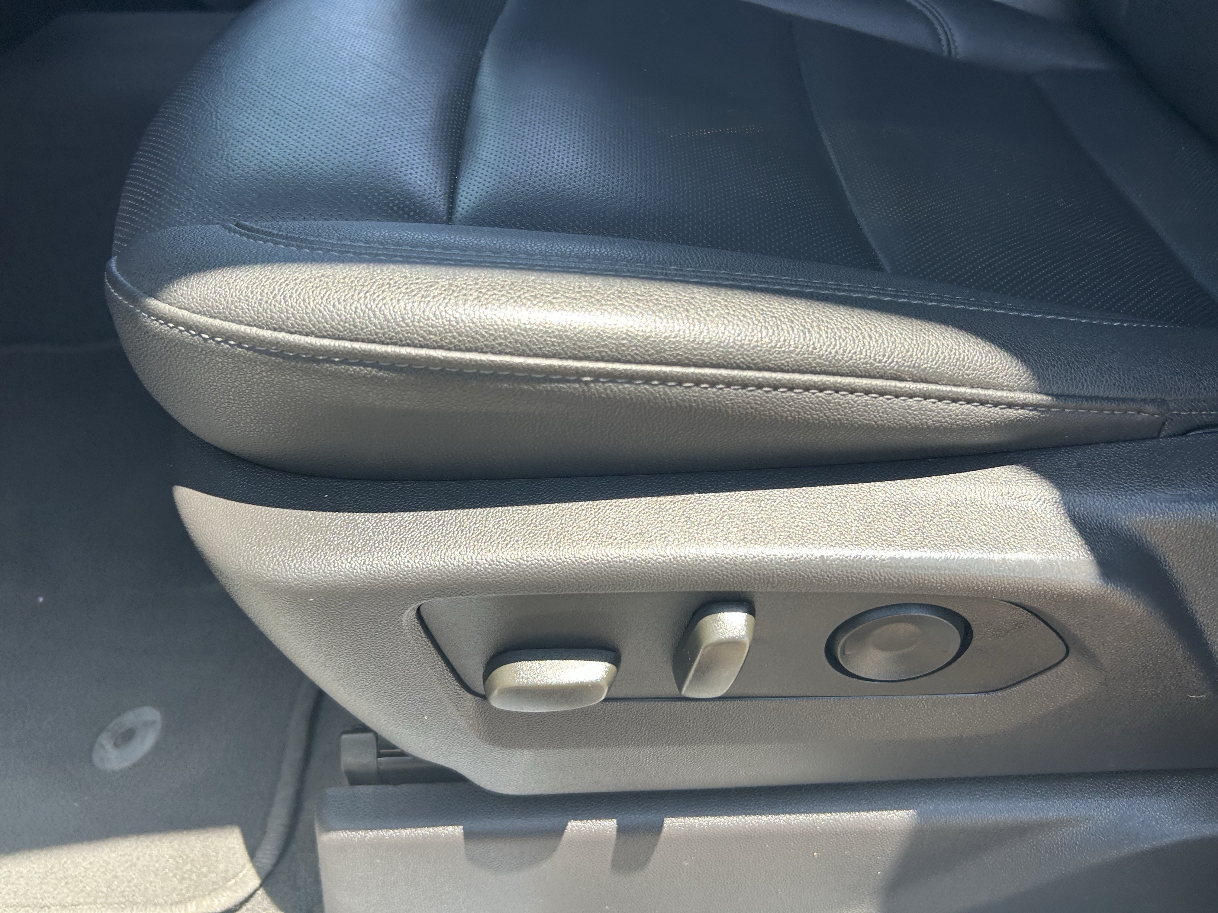 2025 GMC Sierra 1500 SLT - Photo 26