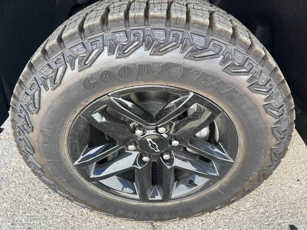 New 2026 Sterling Gray Metallic Chevrolet Custom Trail Boss image 32