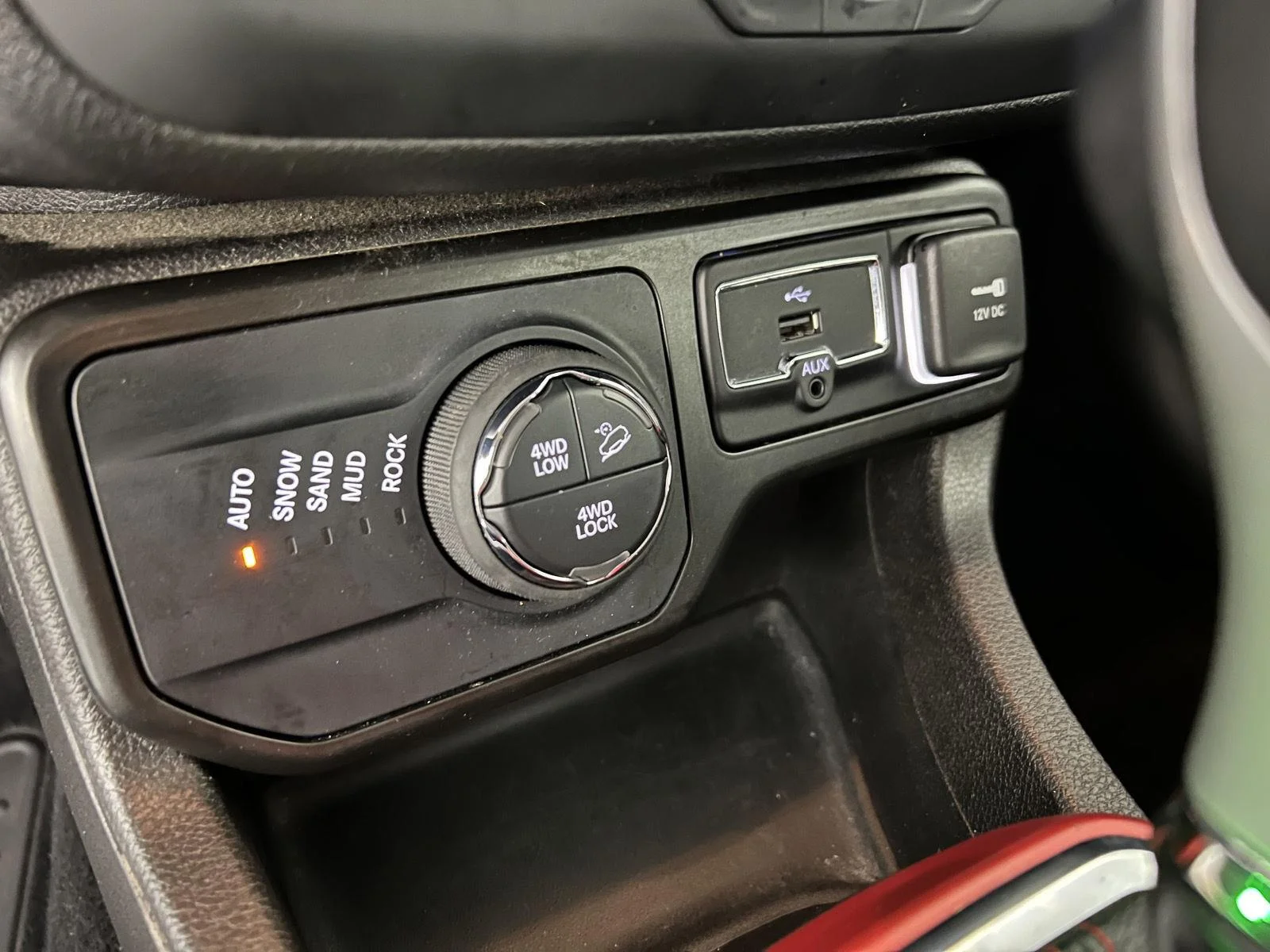 Used 2021 Glacier Metallic Clearcoat Jeep Trailhawk image 16