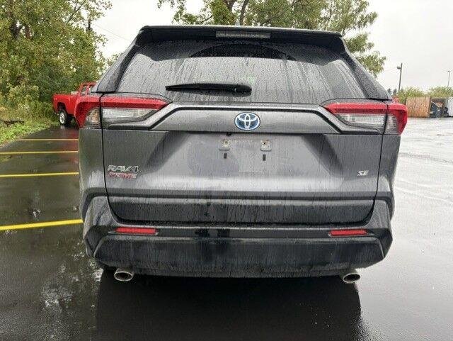 Certified Used 2022 Magnetic Gray Metallic Toyota SE image 12
