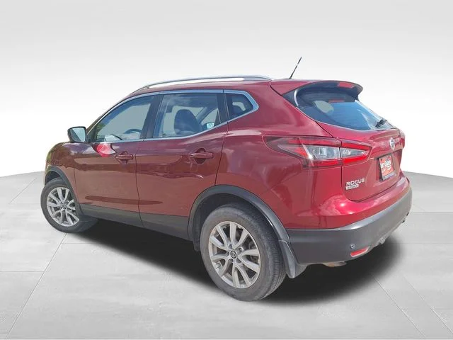 Certified Used 2022 Red Nissan SV image 5