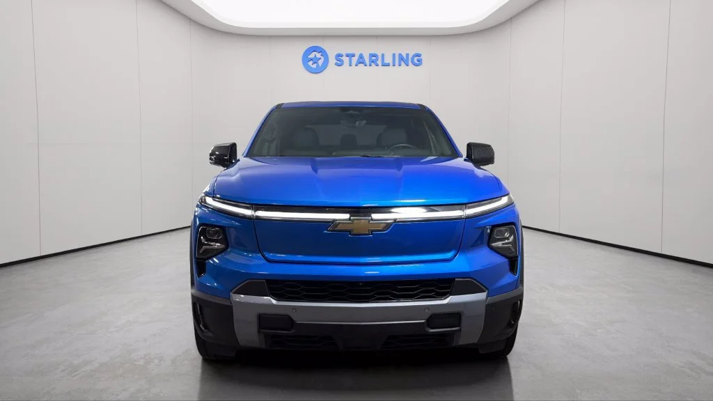 Used 2025 Riptide Blue Metallic Chevrolet LT - Extended Range image 15