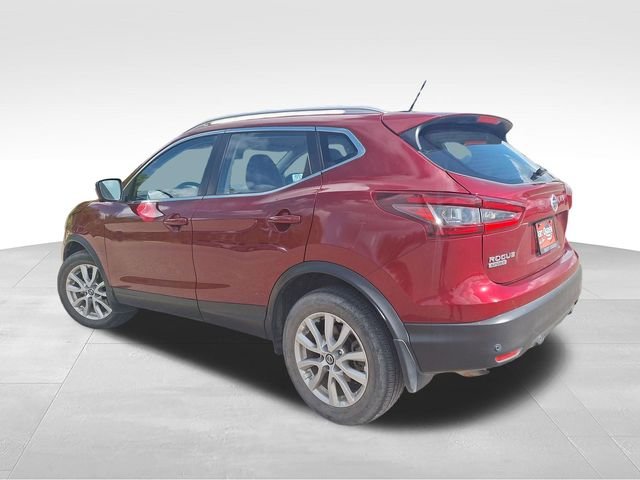 Used 2022 Red Nissan SV image 6