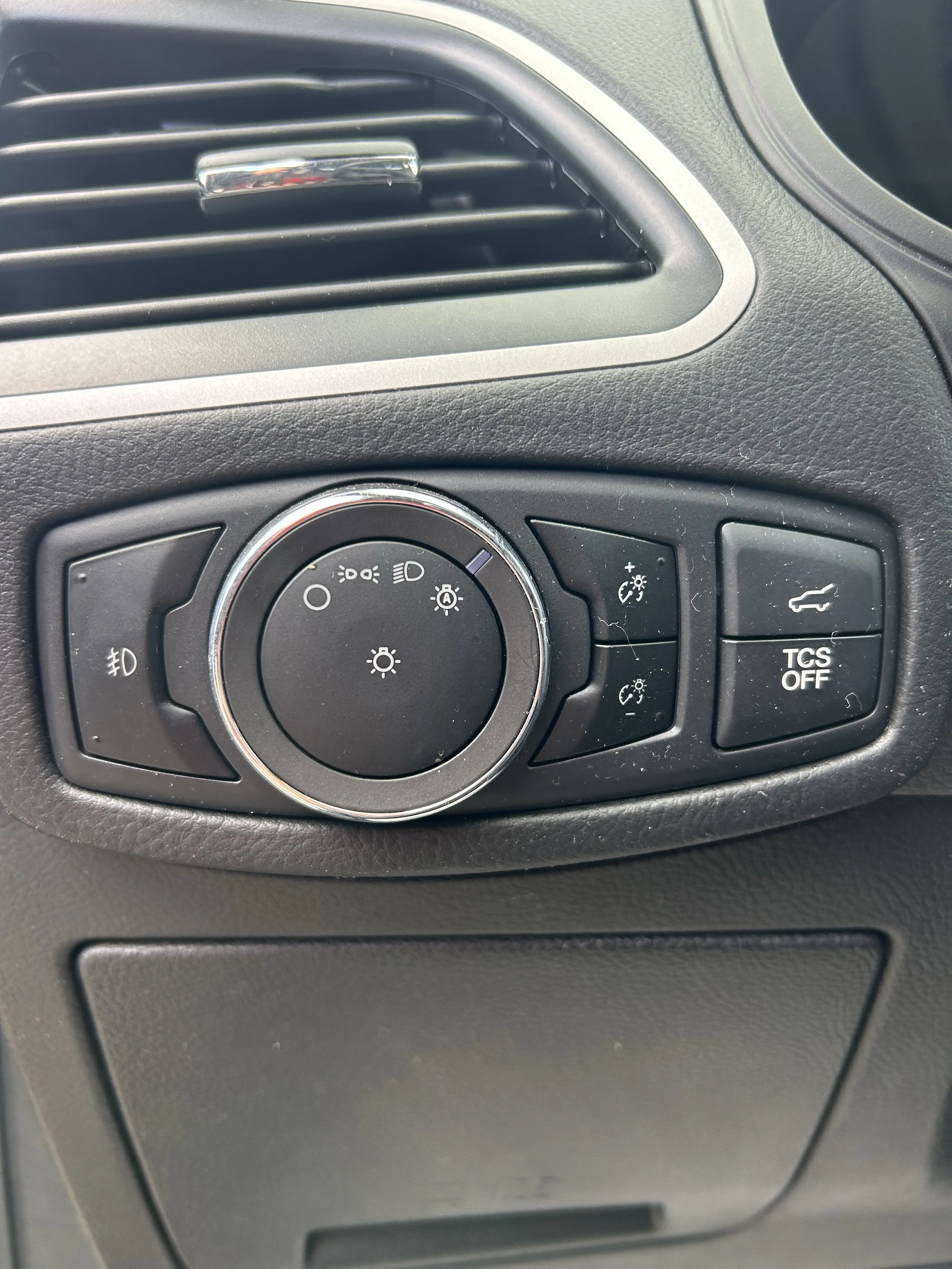 Used 2023 Green Ford SEL image 10