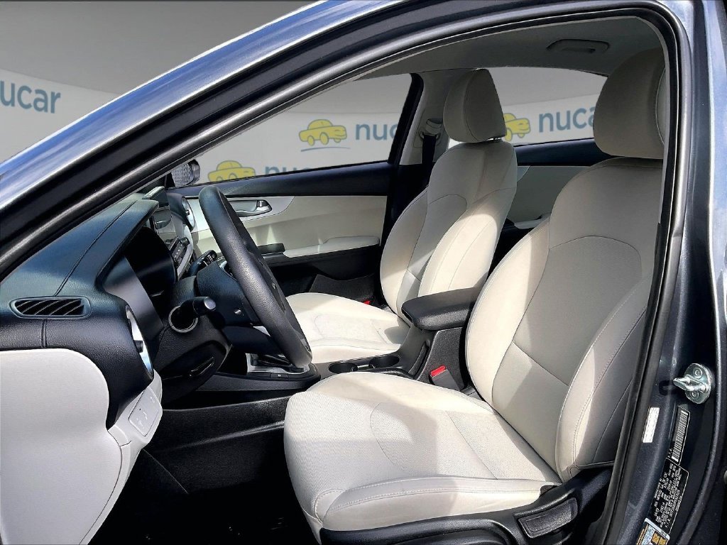 Used 2023 Gray Kia LXS image 10