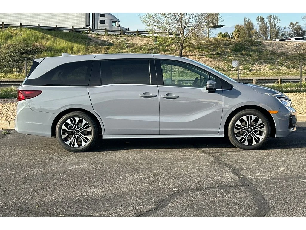 New 2026 Sonic Gray Pearl Honda Elite image 3