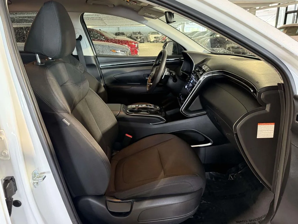 Used 2023 White Hyundai SEL image 15
