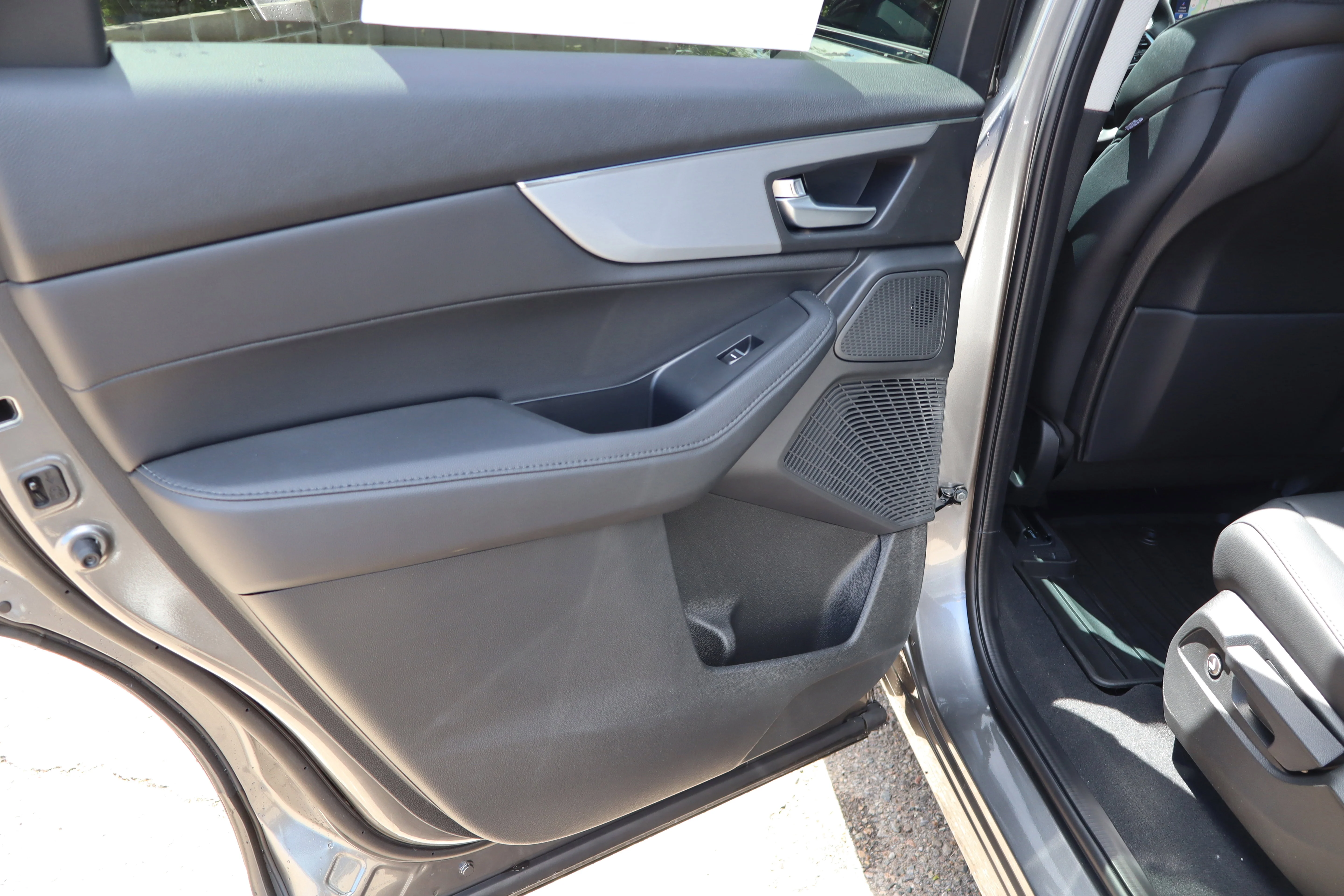 New 2026 Liquid Carbon Metallic Acura 4MDX image 27