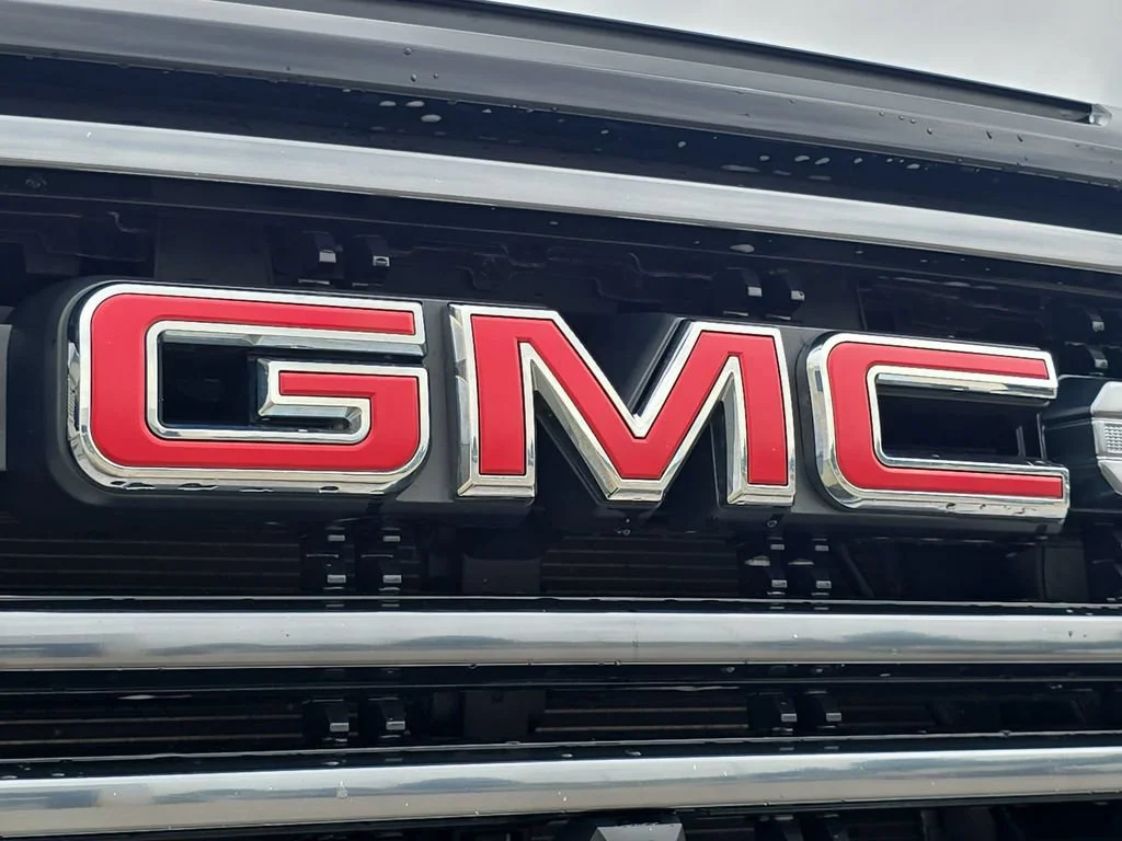 Used 2022 Onyx Black GMC AT4 image 32