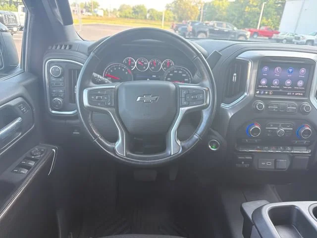 Used 2021 BLACK Chevrolet RST image 16