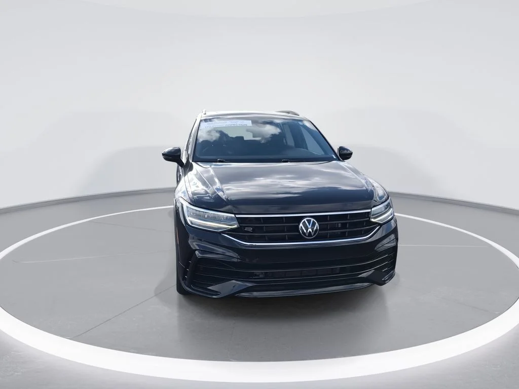 Used 2023 Black Volkswagen 2.0T SE R-Line Black image 3